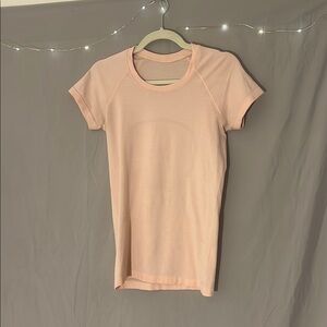 Lululemon swiftly tech short sleeve size 6